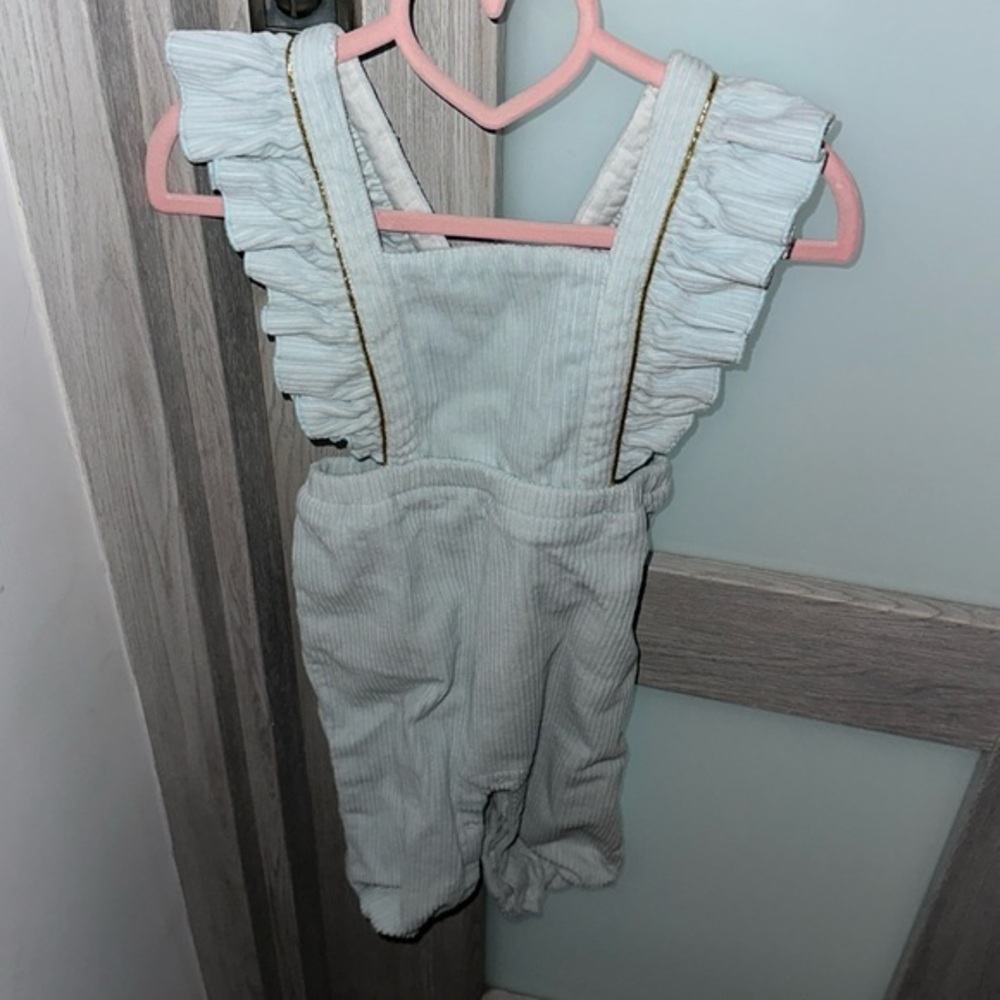 Egg Jumpsuit size 12m